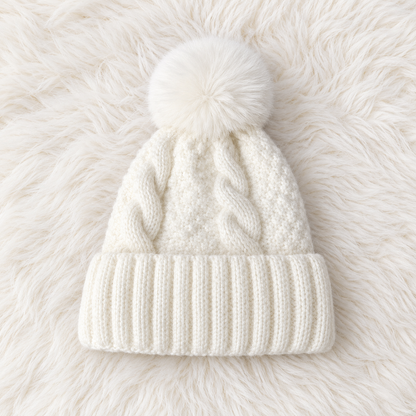 Bonnet d'hiver en tricot torsadé avec pompon en fourrure